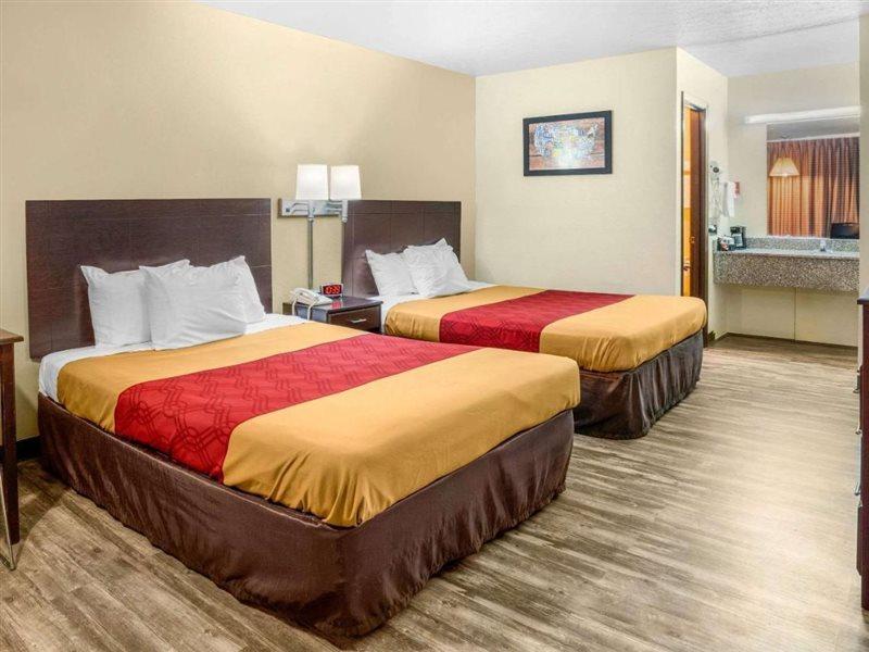 Econo Lodge Near Missouri University Of Science And Technology Rolla Buitenkant foto