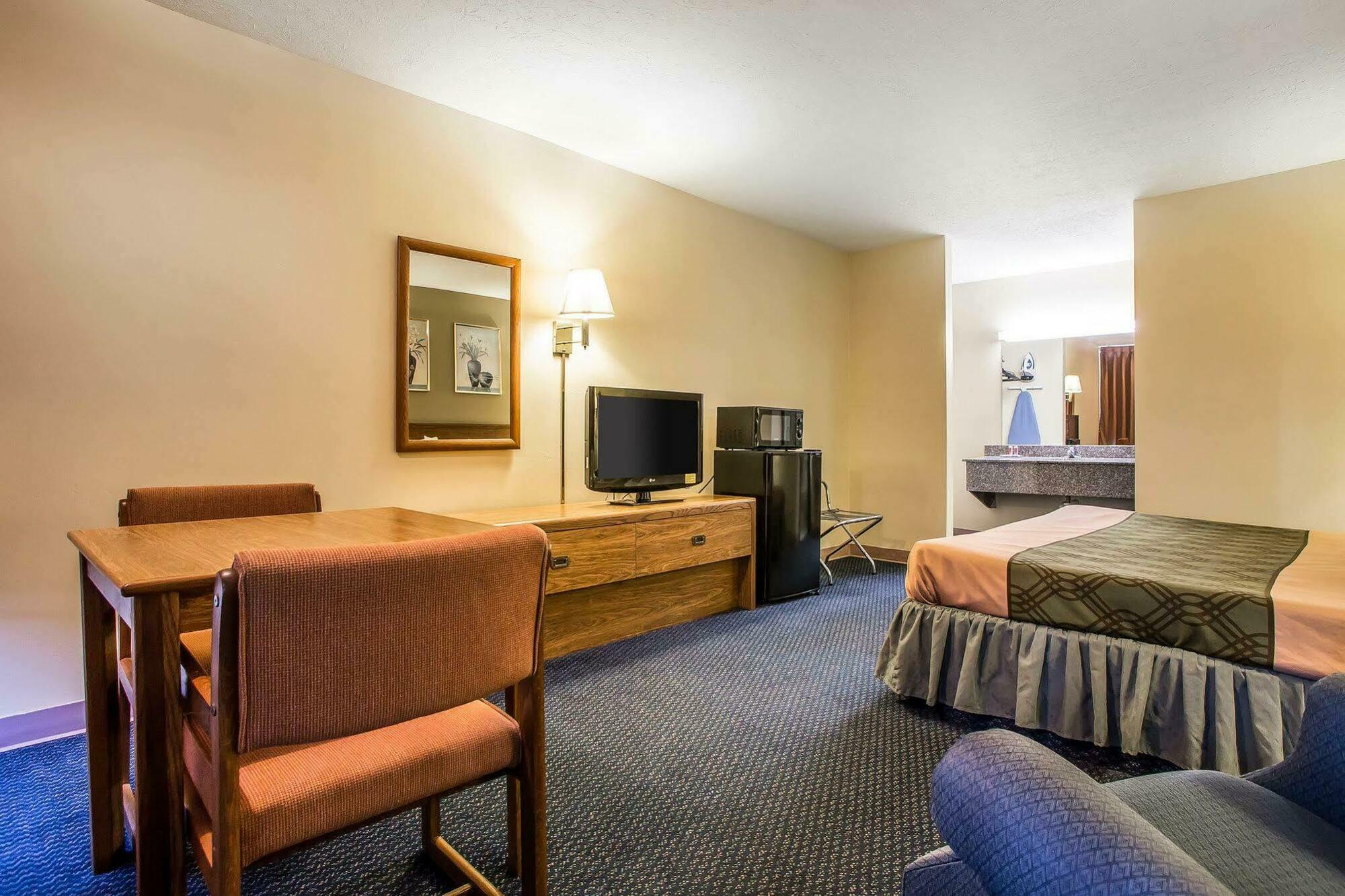 Econo Lodge Near Missouri University Of Science And Technology Rolla Buitenkant foto