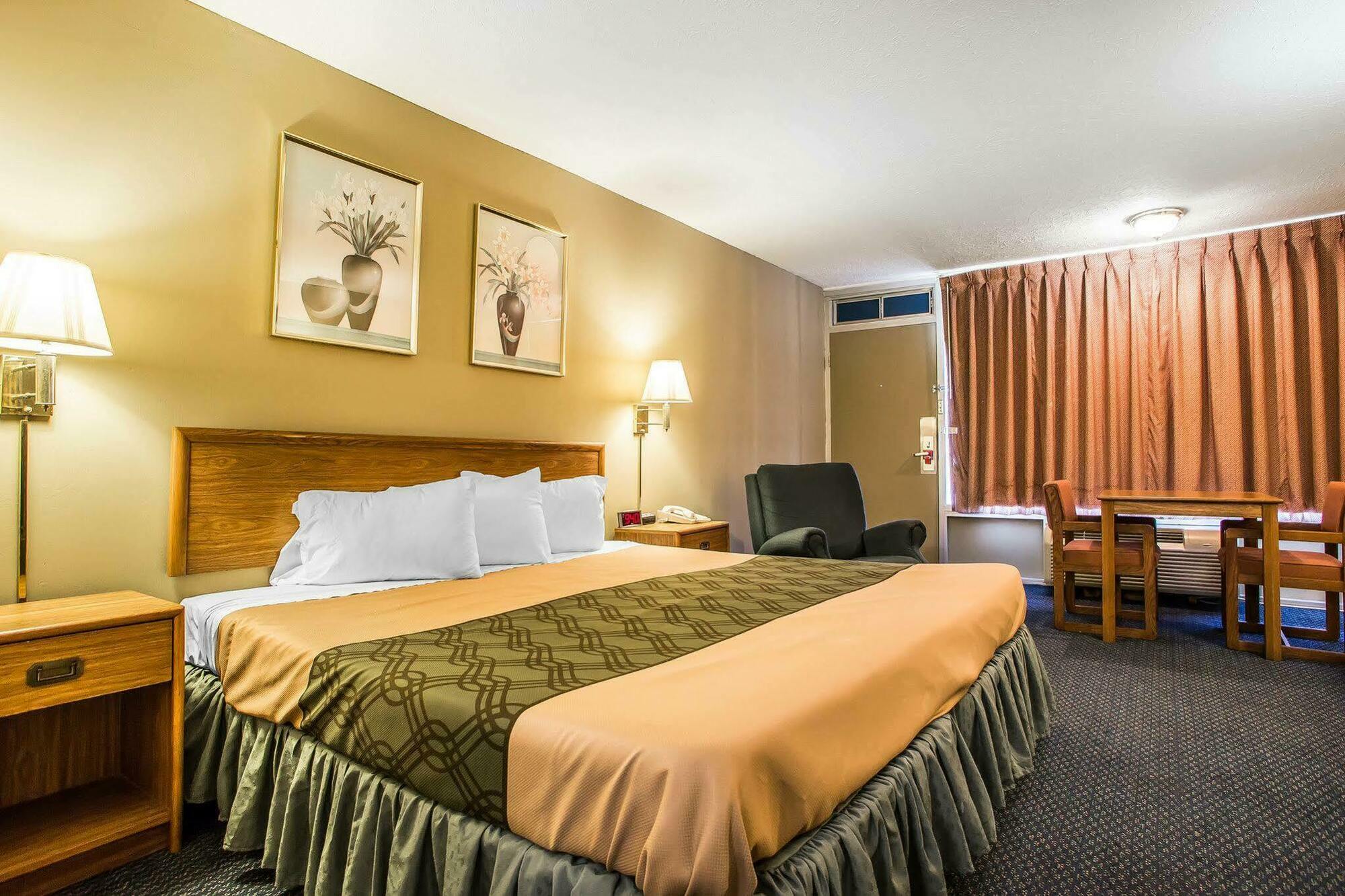 Econo Lodge Near Missouri University Of Science And Technology Rolla Buitenkant foto