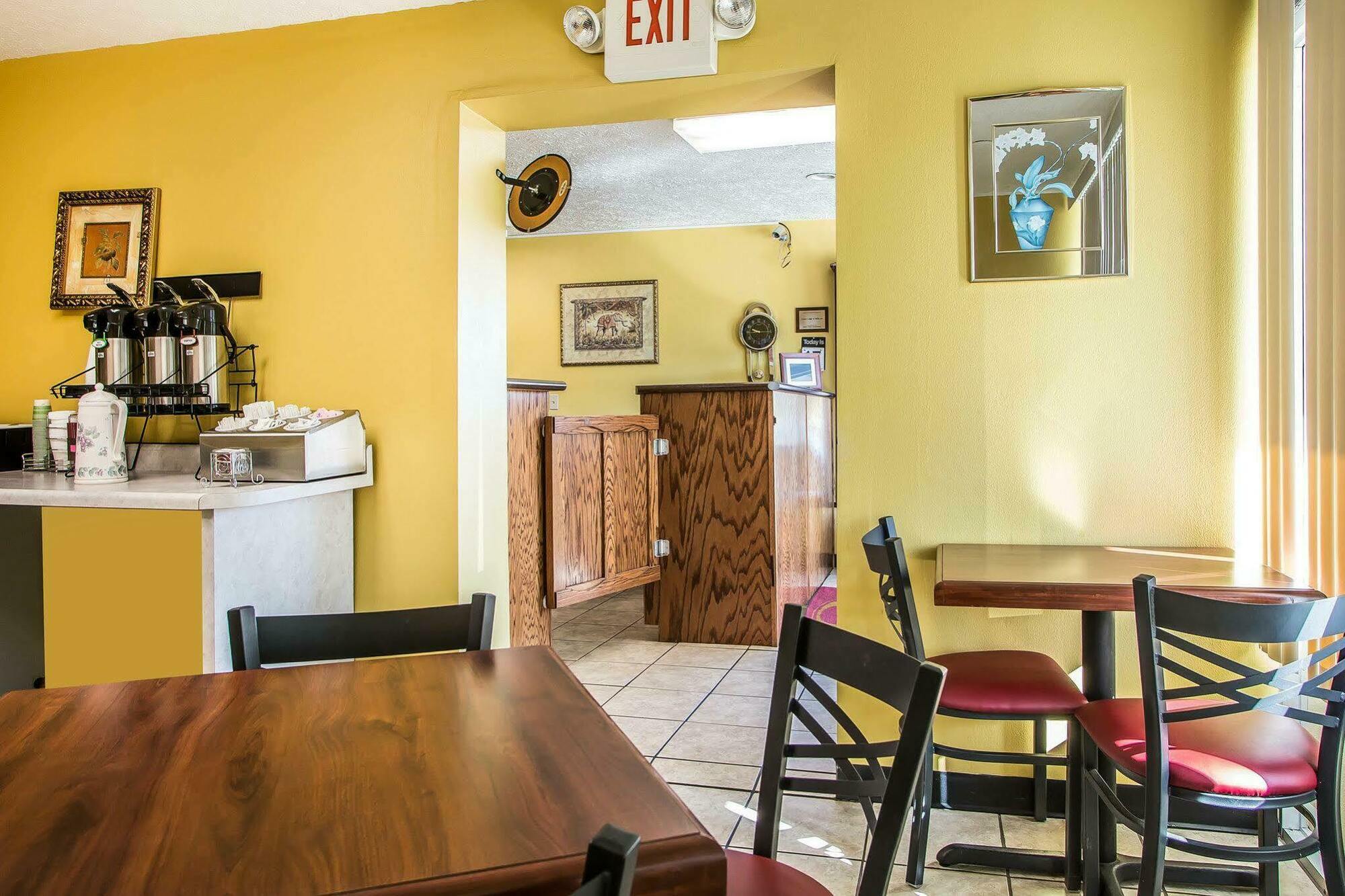 Econo Lodge Near Missouri University Of Science And Technology Rolla Buitenkant foto